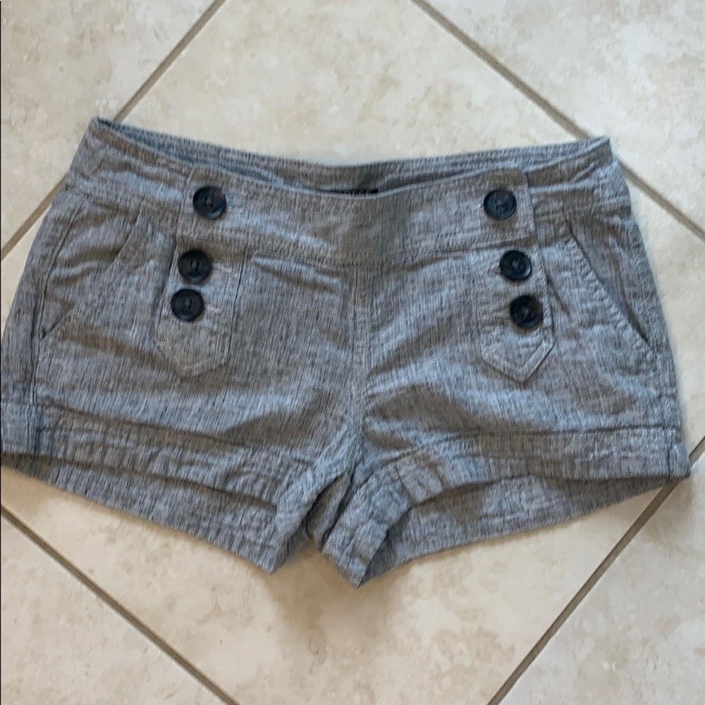 Express button shorts